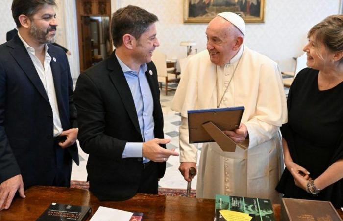 Il libro di un uomo di Neuquen arriva nelle mani di papa Francesco: di chi parla?