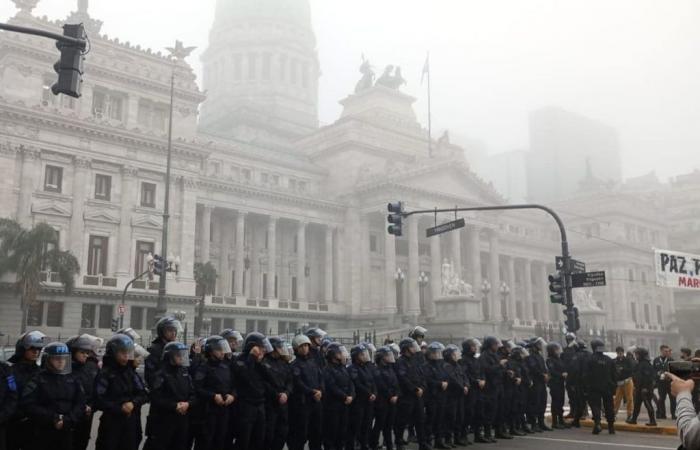 Argentina: il Senato approva in generale con un voto la riforma strutturale di Milei