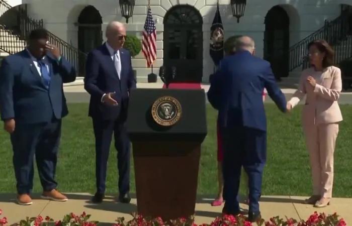 Joe Biden ha vissuto un momento scomodo al vertice del G7 e Giorgia Meloni è dovuta venire in suo soccorso