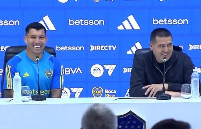 Le perle della presentazione di Gary Medel al Boca: l’occhiolino di Riquelme, il messaggio per Diego Martínez e una richiesta insolita