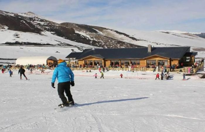 Vacanze invernali in Cile: quanto costa sciare dall’altra parte della catena montuosa