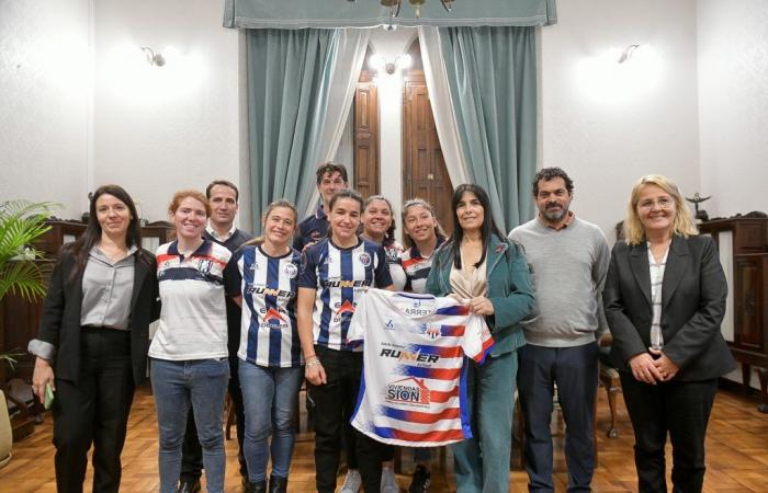 Aluani ha ricevuto la squadra di calcio femminile del Club Atlético y Social de San Benito – SENADO ENTRE RÍOS