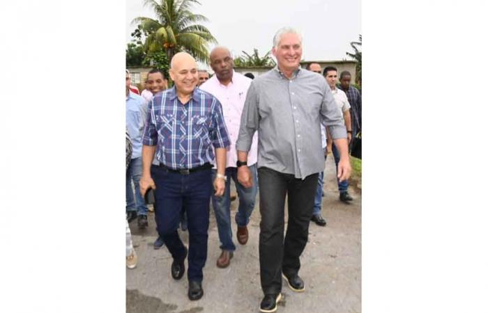 Il Presidente di Cuba ha visitato il municipio della capitale (+Foto)