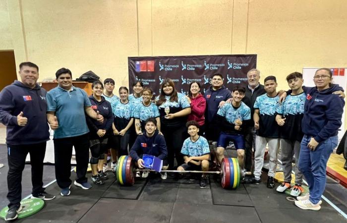 Riconoscimento ai sollevatori di pesi di Tarapacá che si sono distinti nel torneo Promesas Cile