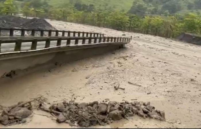 7.000 persone colpite dalla caduta di Puente Largo Antioquia