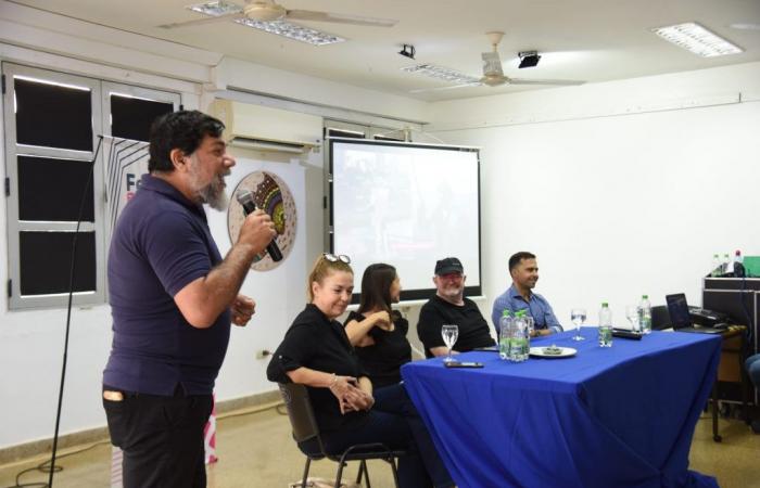 Pedro Solans ha presentato la sua raccolta di poesie e ha fornito un approccio missionario alla figura di Che Guevara