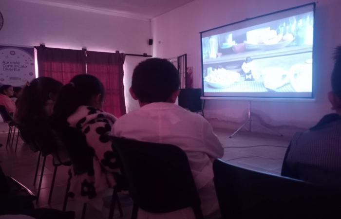 Il cinema a scuola ha raggiunto sette località e comuni del dipartimento di Colón