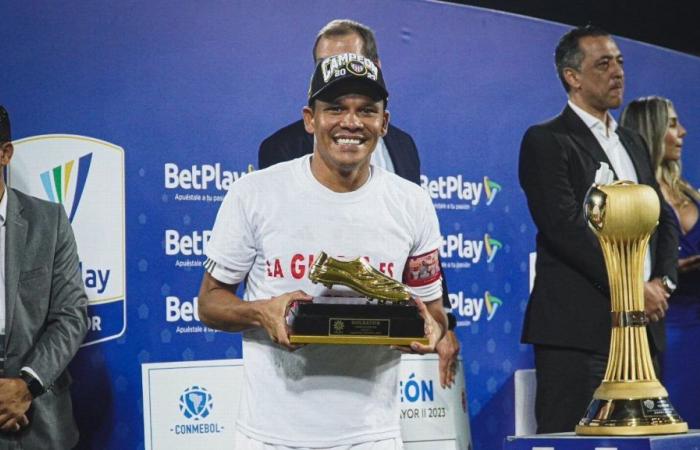 Bacca si conferma capocannoniere della Colombia e vince la sua quarta Scarpa d’Oro