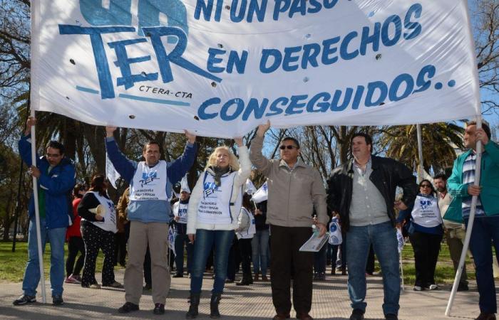 Cresce il conflitto tra insegnanti e governo di Río Negro: ratificano un nuovo sciopero