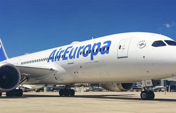IAG offre di vendere alla concorrenza il 52% delle rotte di Air Europa per rilevare la compagnia
