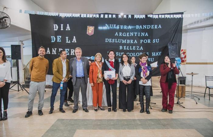Rodríguez ha partecipato al Giuramento di Fedeltà alla Bandiera degli studenti dell’Istituto SISAIANI