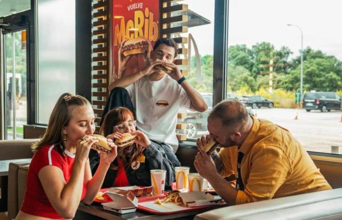 McDonald’s ripropone il suo hamburger più iconico e fa impazzire i suoi follower