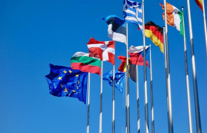 L’UE ha approvato un nuovo pacchetto di sanzioni contro la Russia: comprende il divieto di riesportazione di gas naturale liquefatto