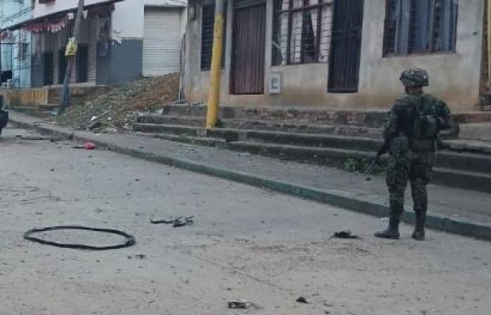 Tre veicoli ufficiali vengono inceneriti a Buenos Aires, nel Cauca