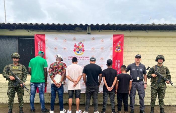 Otto membri dei dissidenti di Cauca si sono arresi, tra loro due minorenni