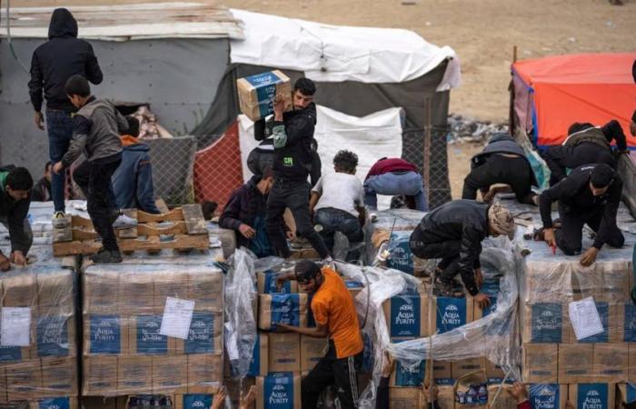 Il caos a Gaza impedisce la distribuzione degli aiuti umanitari