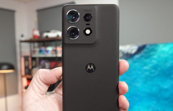 Motorola Edge 50 Pro: il cellulare Motorola perfetto per i viaggiatori: qualità fotografica imbattibile e ricarica rapida da 125 W | Motorola con processore Snapdragon | Telefoni cellulari Motorola | smartphone