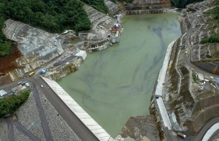 Gli Usa aiutano l’Ecuador a contenere i danni di una diga cinese: “È una sfida senza precedenti a livello mondiale”