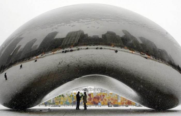 L’iconica scultura “The Bean” di Chicago riapre al pubblico dopo quasi un anno di lavori