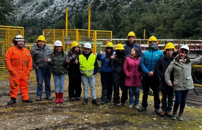 Gli studenti del Liceo Luisa Rabanal Palma de Chile Chico hanno visitato la Centrale Idroelettrica di Puerto Aysén
