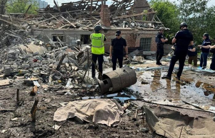 Un nuovo bombardamento russo su Kharkiv lascia un morto e parte della città ucraina senza elettricità