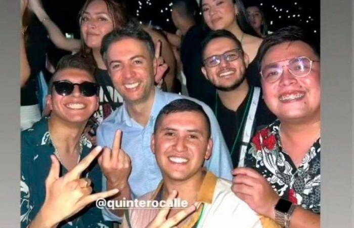 Denunciano che il sindaco di Daniel Quintero ha ‘trasferito’ il servizio di Emvarias in cambio di palchi e biglietti per i concerti