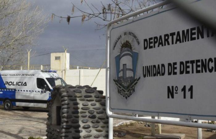 Scoprono una donna che ha tentato di portare della droga in un preservativo all’Unità 11 di Neuquén