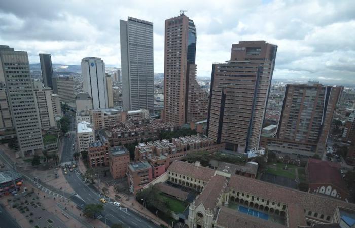 Dopo i ritardi nelle elezioni, incontrano i primi sindaci locali di Bogotà
