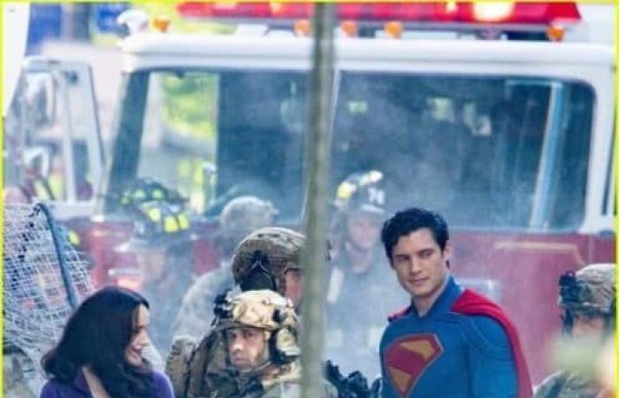 Nuovo sguardo al Superman di David Corenswet insieme a Rachel Brosnahan e un altro supereroe