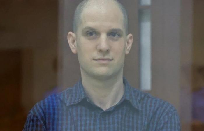 In Russia è iniziato il processo contro il giornalista americano Evan Gershkovich per presunto spionaggio