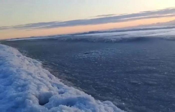Immagini impressionanti di un mare ghiacciato in Argentina