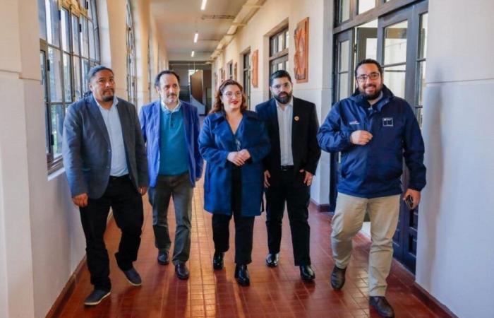 Il Ministro dell’Istruzione ha incontrato le comunità educative di La Serena e ha inaugurato i lavori dell’edificio SEREMI – El Serenense