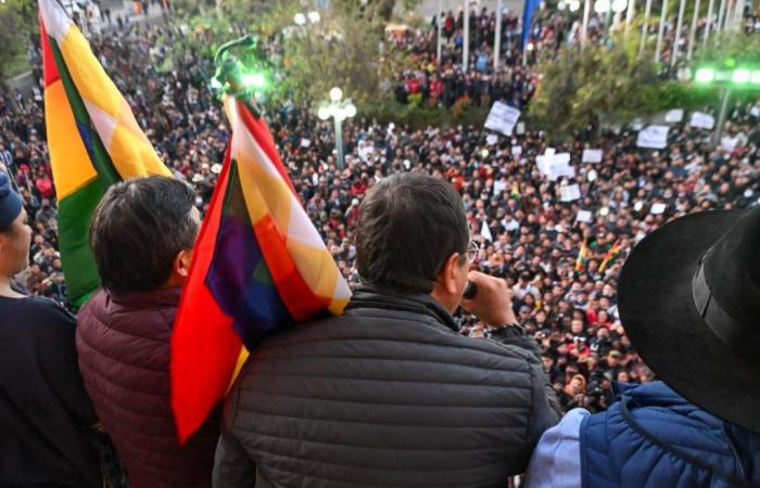 La Bolivia ritorna alla normalità dopo il fallito colpo di stato senza risolvere i problemi di fondo