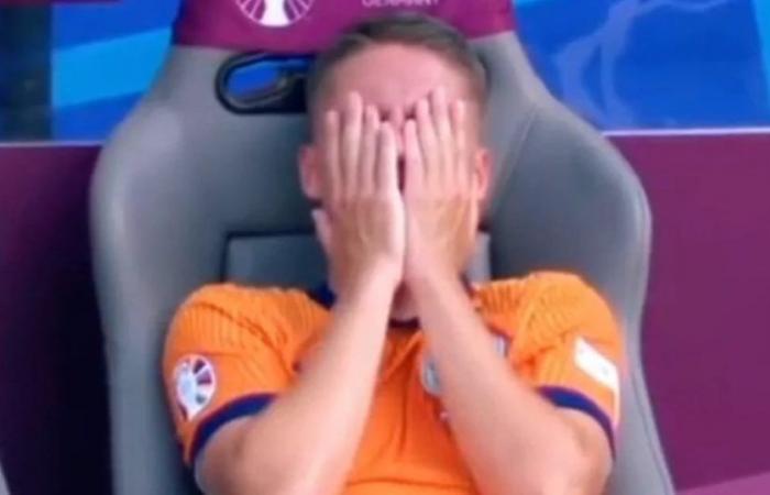 Le critiche feroci al giocatore olandese, sostituito dopo 34 minuti: “Dubito che abbia ragione”