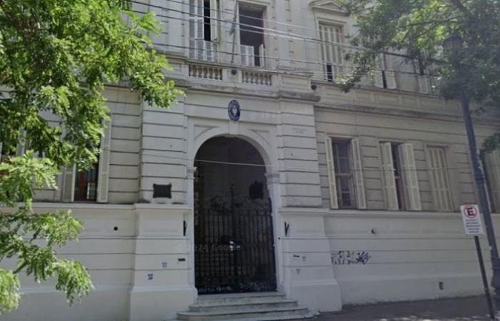 La comunità educativa della Scuola Primaria N°2 di La Plata continua a denunciare la “mancanza di gas”