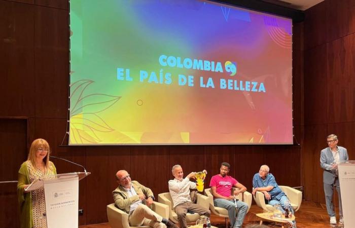 La Colombia presenta la programmazione come paese ospite alla festa LGBTIQ+ Pride di Madrid