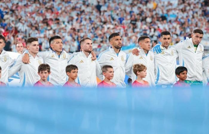 Senza Messi, con pareggio in dubbio e tanti cambi: la formazione alternativa che pensa l’Argentina per affrontare il Perù
