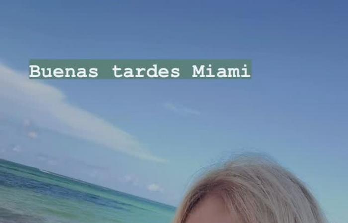 A 71 anni Graciela Alfano si mette in lattice ultra XS per andare in spiaggia e paralizza Miami