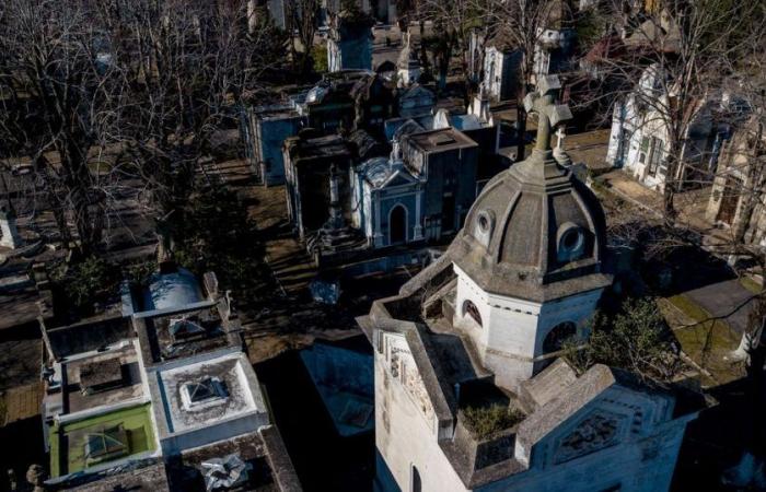 Sono stati rinvenuti resti di 13mila persone depositati in diversi luoghi del cimitero di La Plata