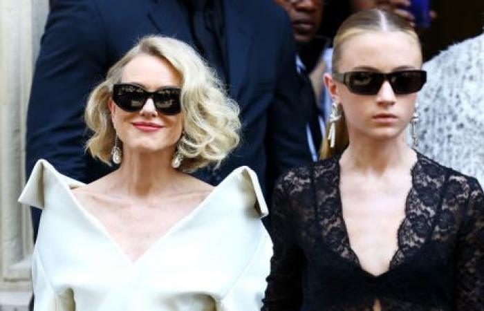 La straordinaria somiglianza delle figlie di Nicole Kidman e Naomi Watts con le rispettive madri, che ha rivoluzionato la settimana della moda parigina