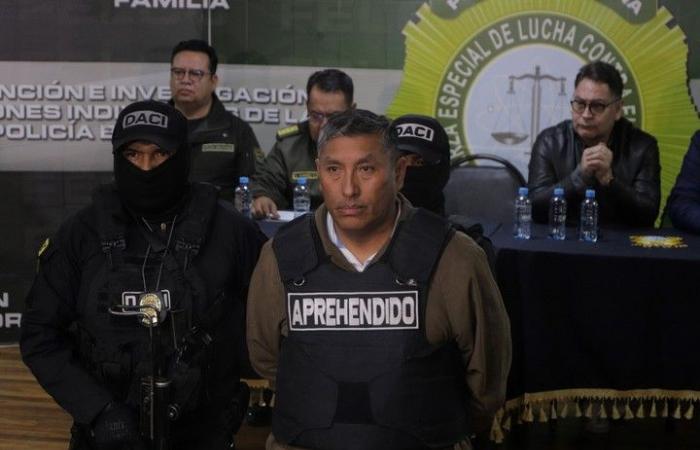 Un nuovo video mostra nel dettaglio come è stato il faccia a faccia tra il presidente Luis Arce e il generale Zúñiga, con urla e perfino il bastone del comando