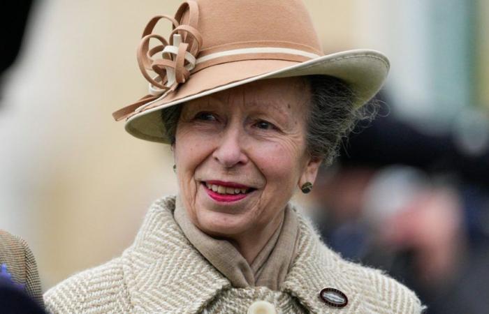 Il marito della principessa Anna aggiorna il suo stato di salute: “Si sta lentamente riprendendo”