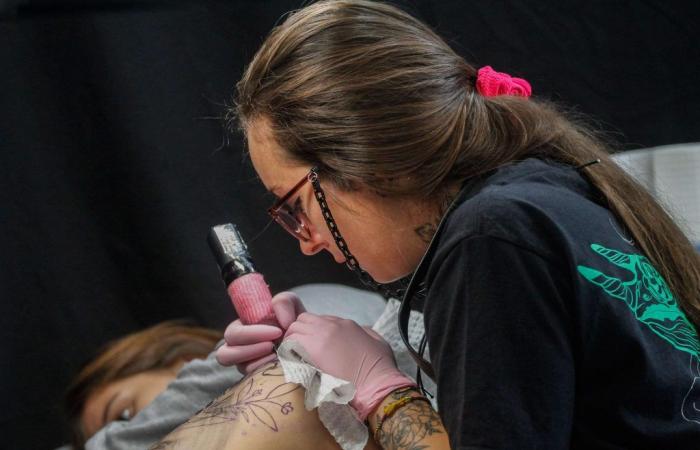 Lo studio afferma che le persone con tatuaggi avrebbero maggiori probabilità di sviluppare il cancro linfatico