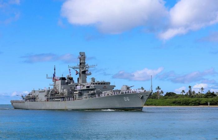 La fregata Condell della Marina cilena arriva a Pearl Harbor per partecipare a Rimpac 2024