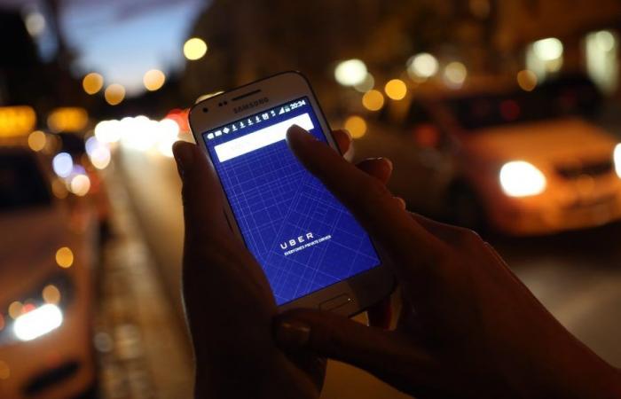 Giovane ha denunciato molestie sessuali da parte di un autista Uber: “Sono dovuto saltare giù dall’auto”