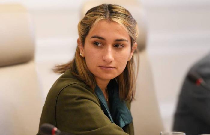 Sarabia ha risposto alle domande di María Jimena Duzán e ha negato le accuse contro suo fratello