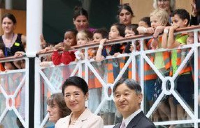 L’Imperatore e l’Imperatrice del Giappone salutano la coppia reale britannica