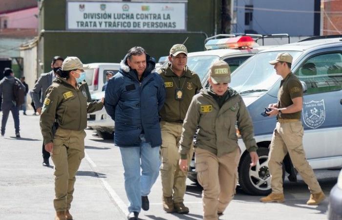 Adesso hanno arrestato il capo dell’aeronautica militare, che Luis Arce aveva elogiato per non essersi unito all’attentato