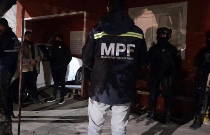 Hanno effettuato 46 irruzioni a Tucumán per sgominare una banda dedita alle fughe di notizie bancarie