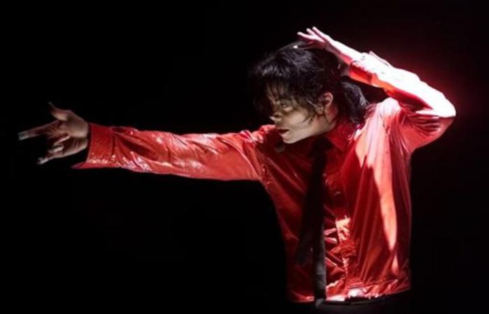 Hanno rivelato il debito astronomico in dollari che Michael Jackson aveva quando morì